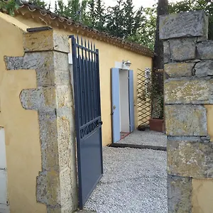  Holiday home Charmant Studio Brignoles